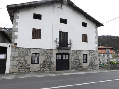 azala-kanpetxa-etxea