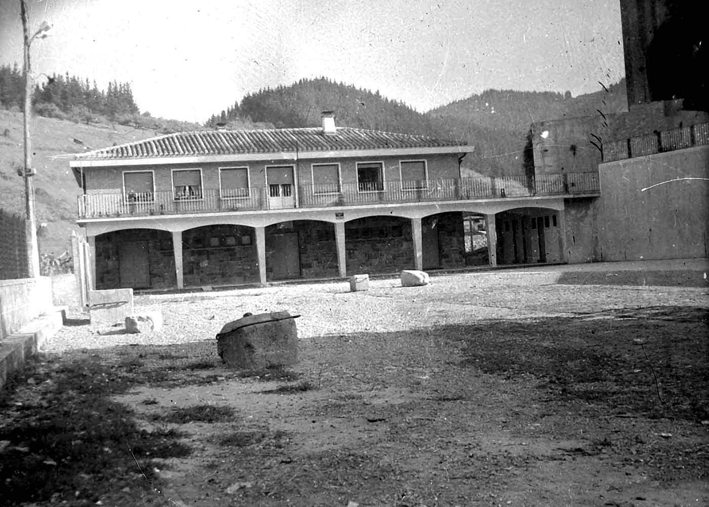 Udaletxe zaharra, 1962an inauguratu zen. [Argazkia]