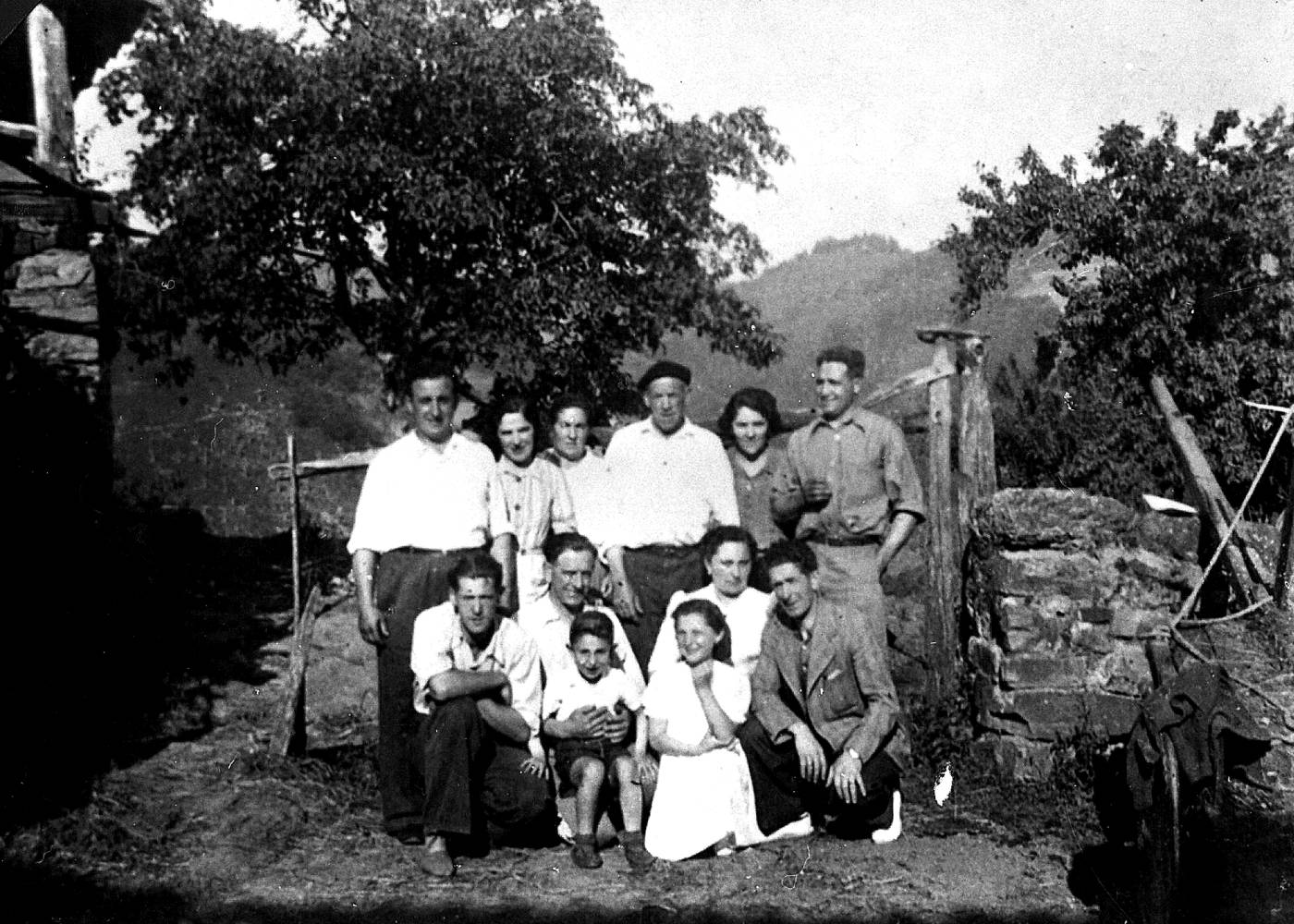 Azumendi sendia, Pertika baserri inguruan [Argazkia]