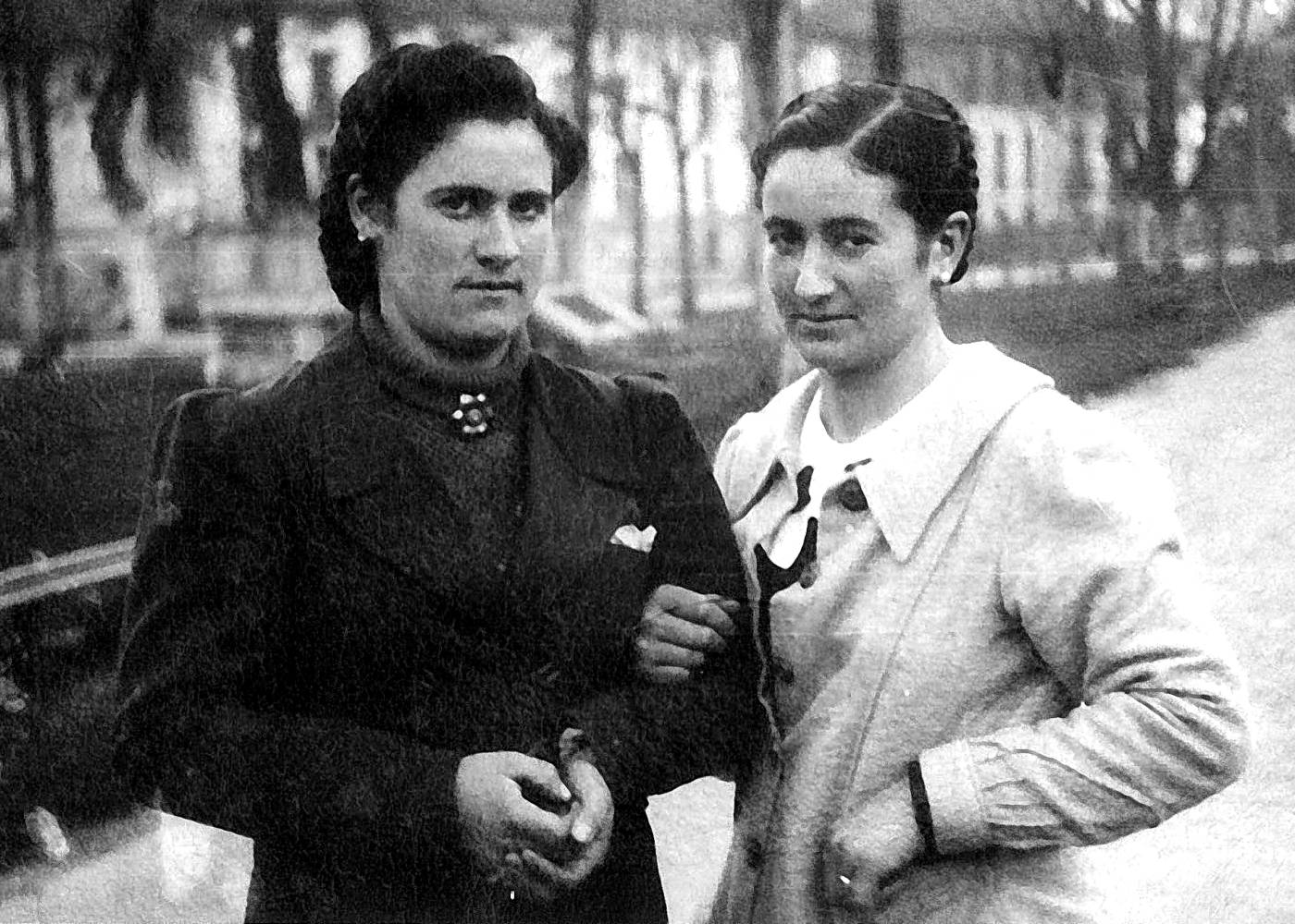 Kontxa Kaltzakorta eta Dolores Alegria. [Argazkia]