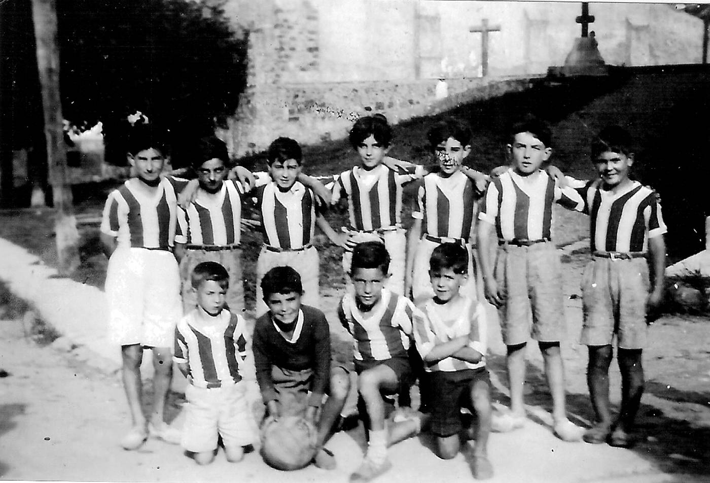 Umeen futbol taldeko argazkia [Argazkia]