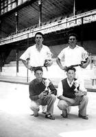 Pilotariak, kopak eskuetan. Markina-Xemeingo frontoian