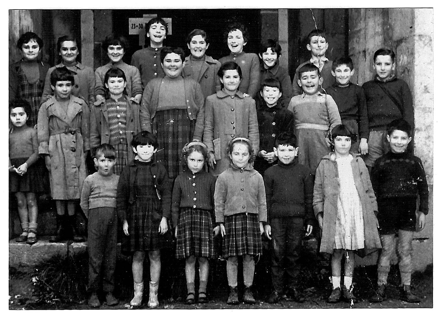 1960 ikasturteko ikasleen taldeko argazkia [Argazkia]