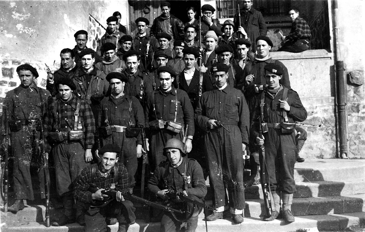 1936ko gerra. Mungia Batailoiko eusko gudarien taldeko argazkia [Argazkia]