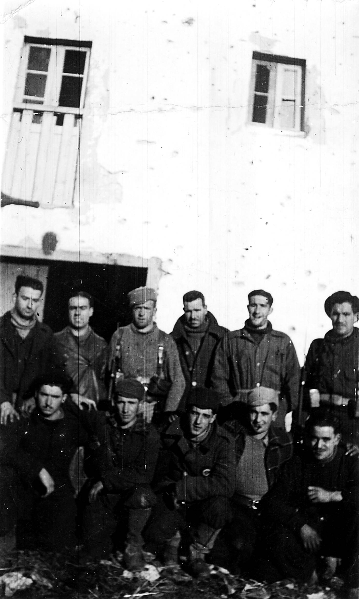 1936ko gerra. Gudariak eta milizianoak Asterrikan, taldeko argazkia [Argazkia]