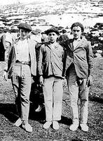 Santa Eufemian. Jose Irusta, Teodoro Elordi eta hauen lagun bat.