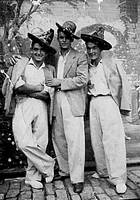 Santa Eufemin. Matias eta Jose Ugarteburu anaiak; erdian, Juan Kaltzakorta.