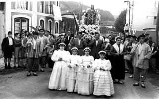 Gardotzako Ama Birjinarekin Markinara eroaten