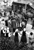 Desanexio eguna ospatzen. Jose Mª Makua, Anton Aurre eta Joseba Arregi agintariak besteak beste, eta dantzariak.