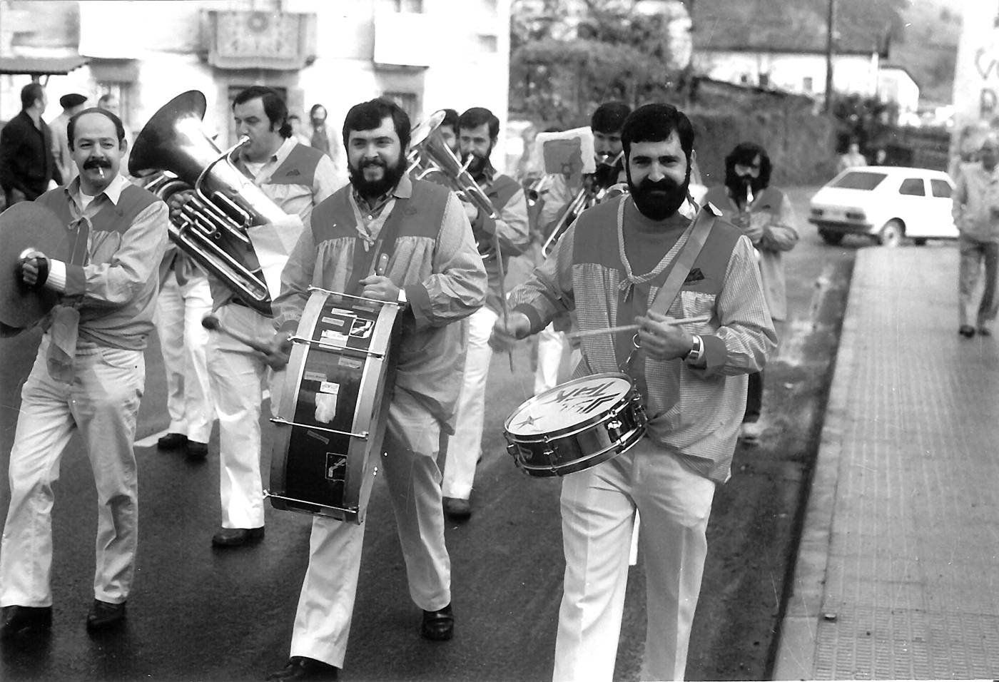 Desanexio eguna ospatzen. Txaranga [Argazkia]