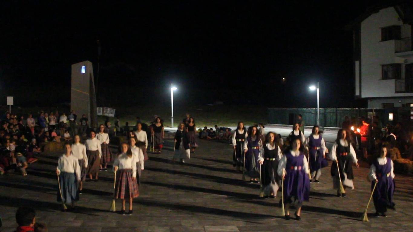 San Juan Jaiak : Sarats Dantza Taldearen emanaldia [Bideo digitala]