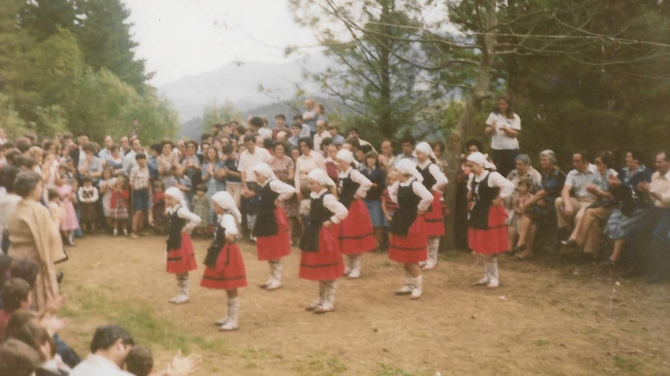 Sarats Dantza Taldea: dokumentala [Bideo digitala]